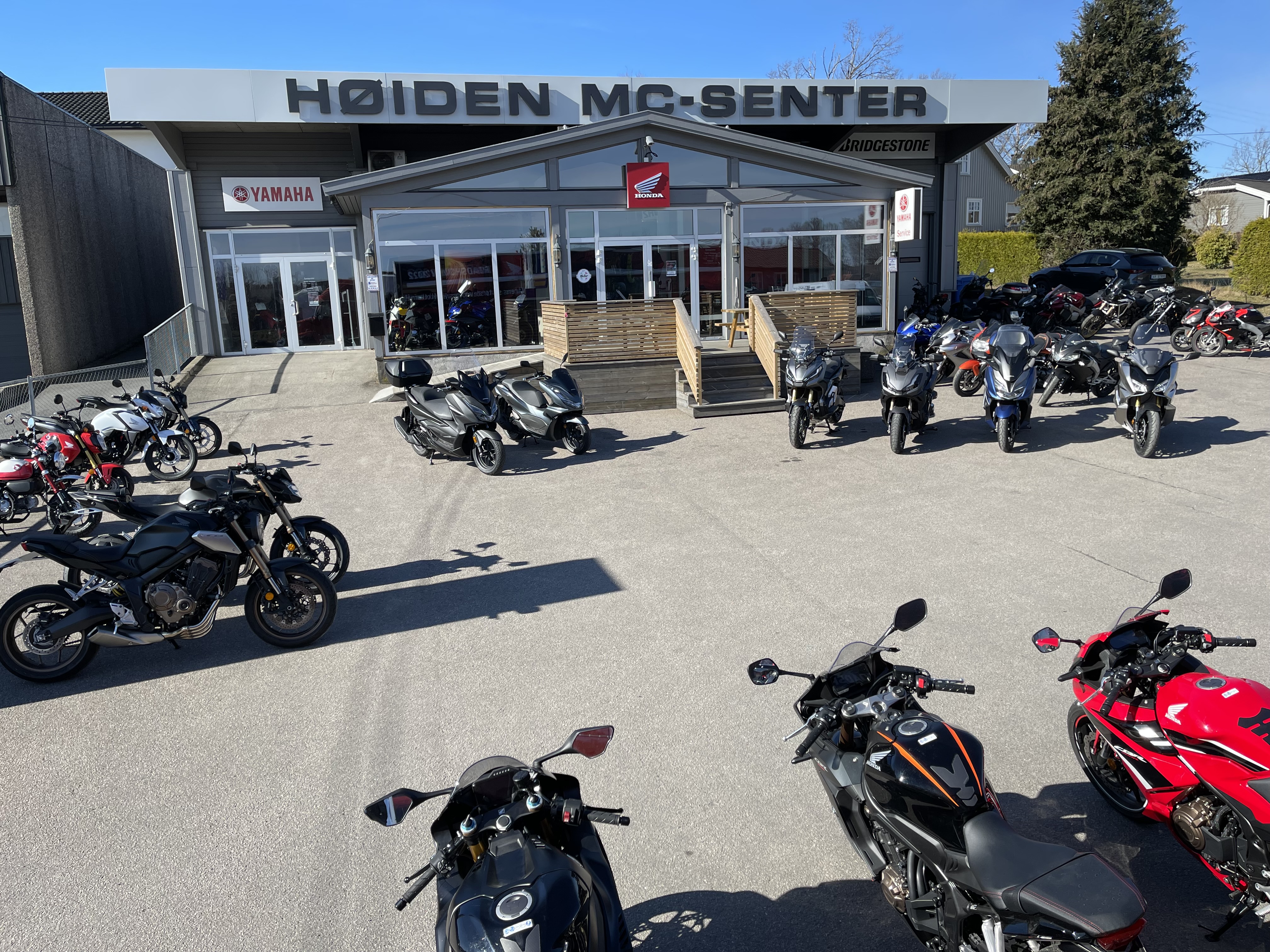 Bilde av fornøyd kunde, kjøreskole.